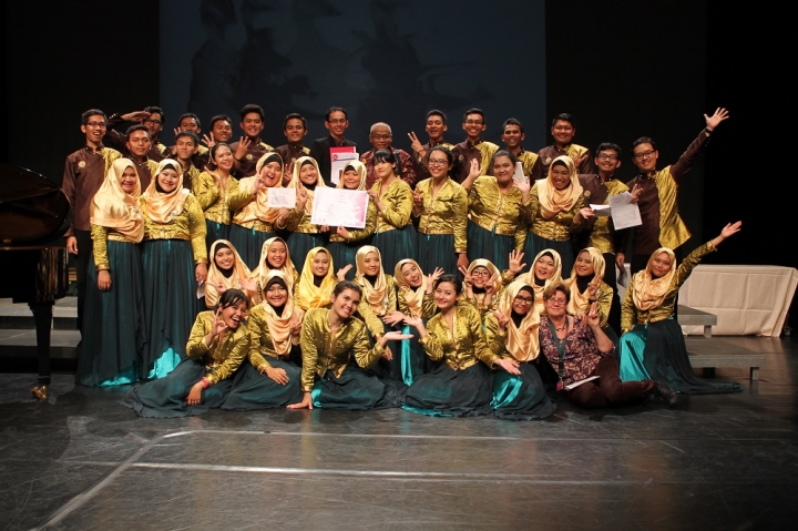 Belajar Menempa Diri Sendiri Dari Paduan Suara Mahasiswa Agria Swara