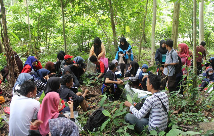 Serba-Serbi Menjadi Mahasiswa Biologi